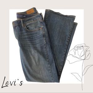 Levi’s Demi Curve Bootcut size 10/30